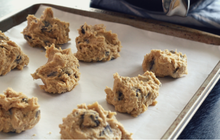 Cookies sur une plaque de cuisson kit sos cookies